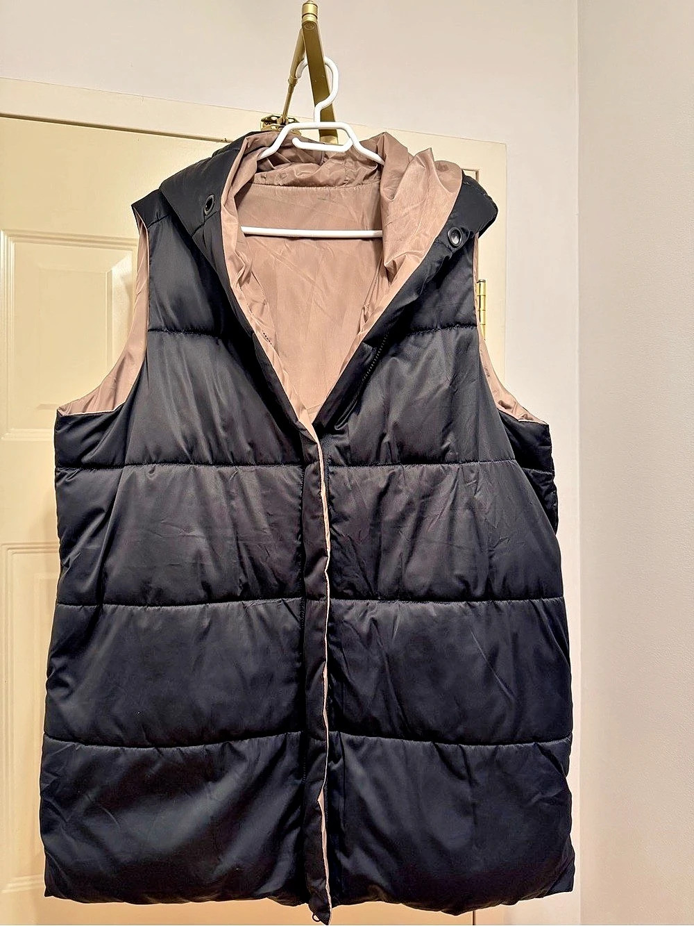 Like new!!! Tribal Reversible Hooded Puffer Vest in Black & Brown